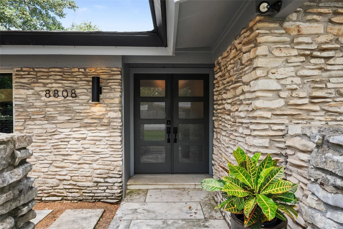 Photo of 8808 Point West DR