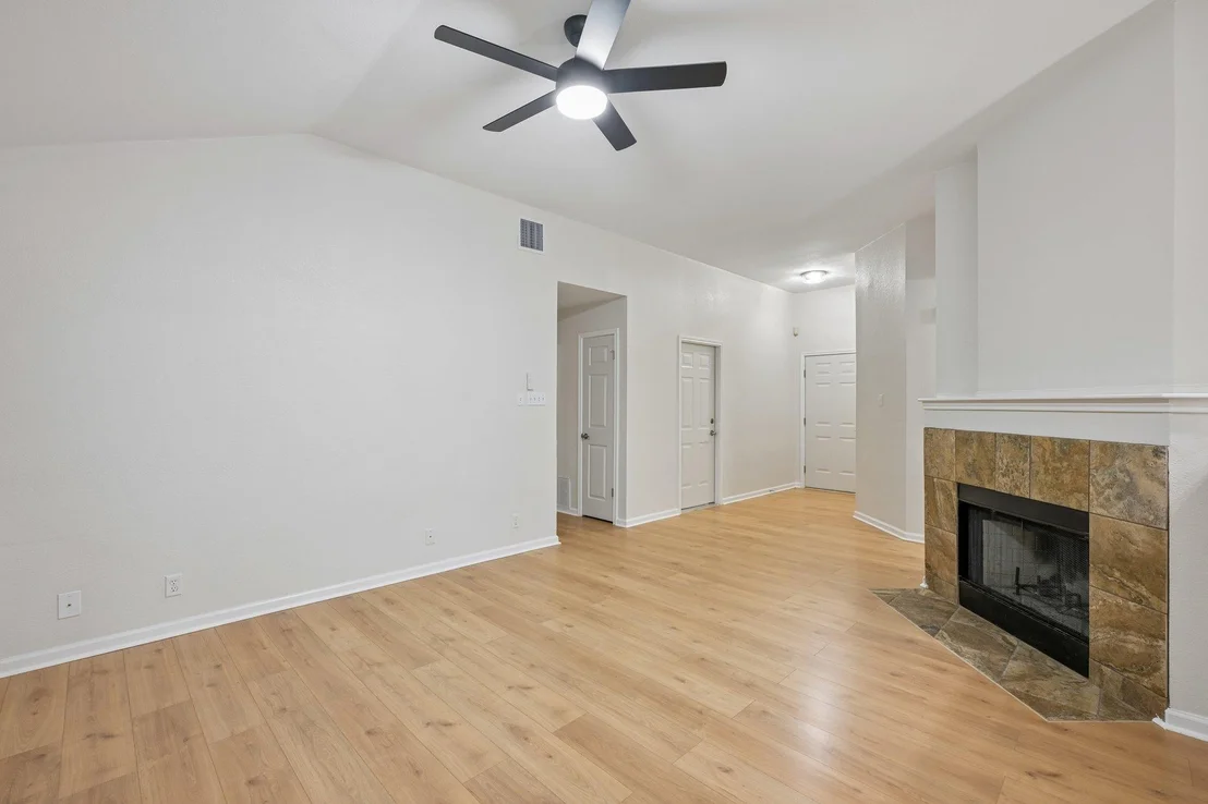 Photo of 500 Britni LOOP