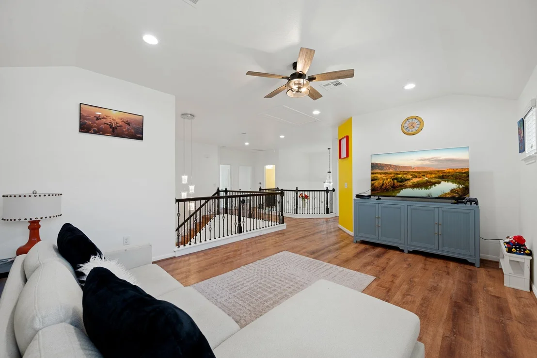 Photo of 2509 Etta May LN