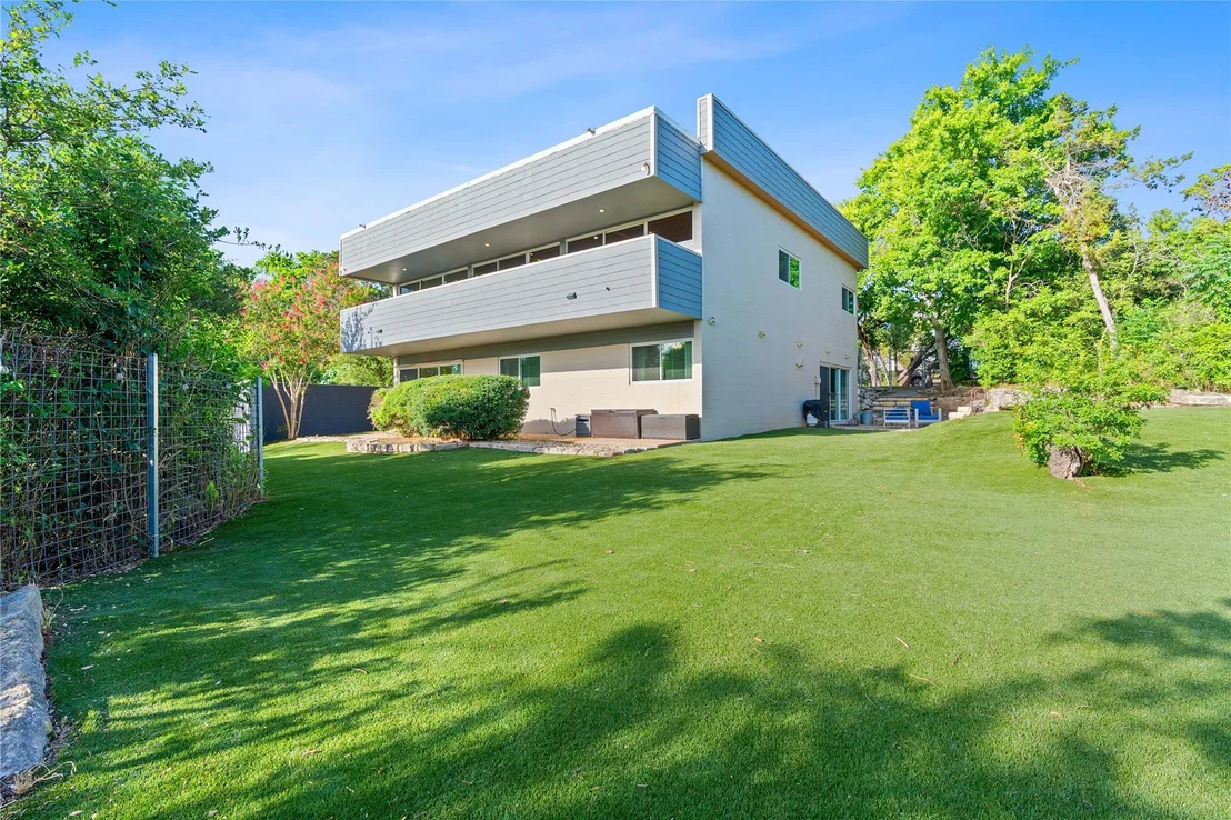 Photo of 913 Dartmoor DR