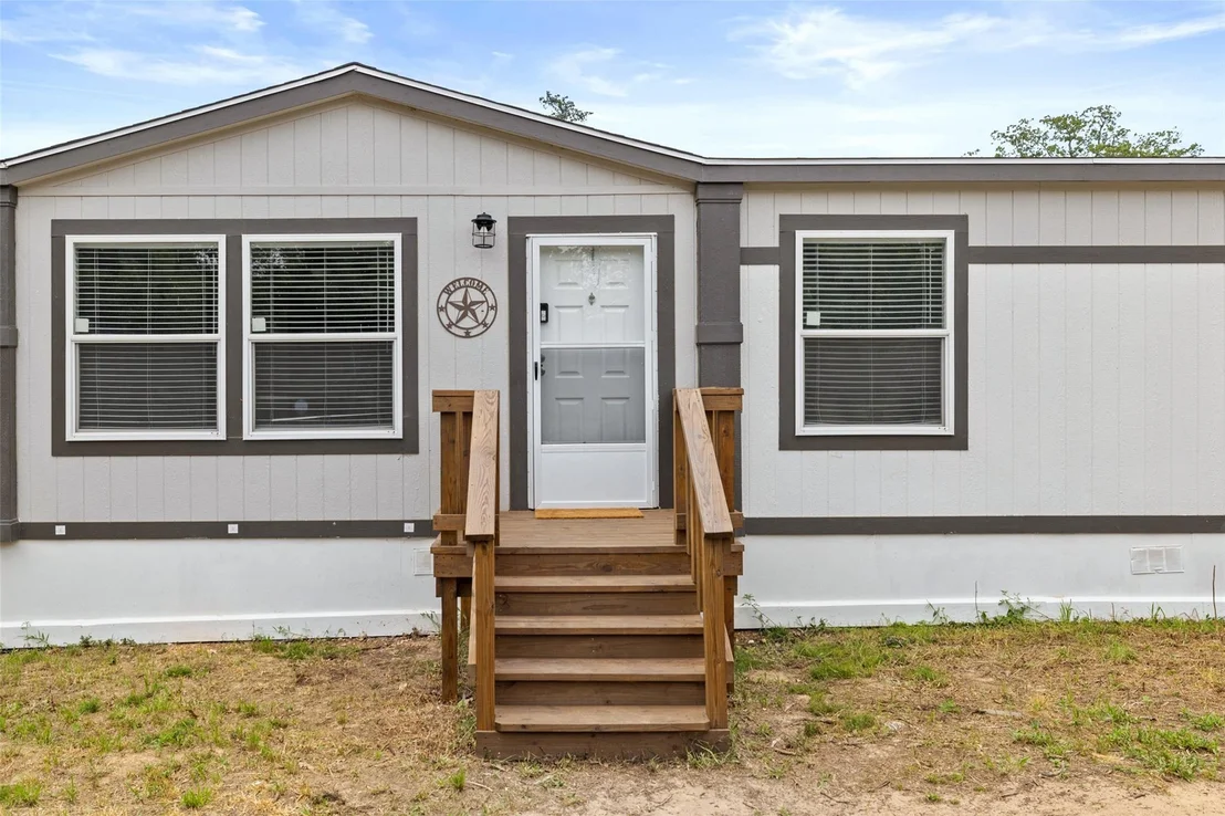 Photo of 281 Green Oaks DR