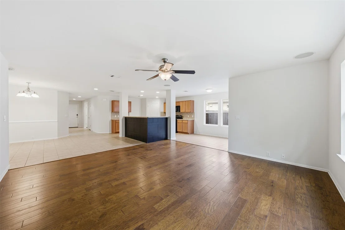 Photo of 725 Kingfisher LN