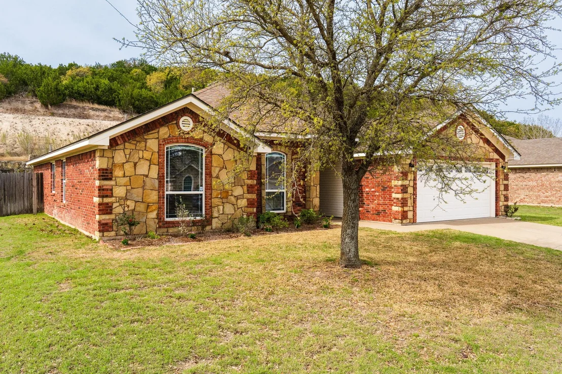 Photo of 1905 Walker Place BLVD
