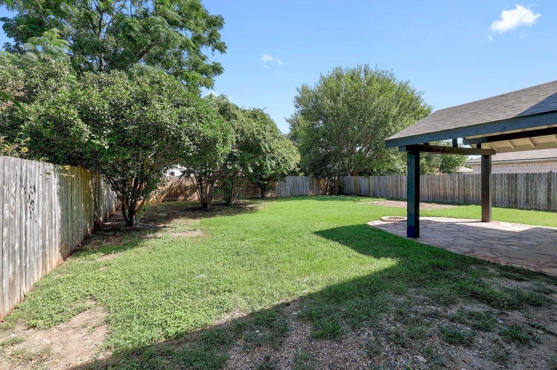 Photo of 709 LOS ROBLES RD