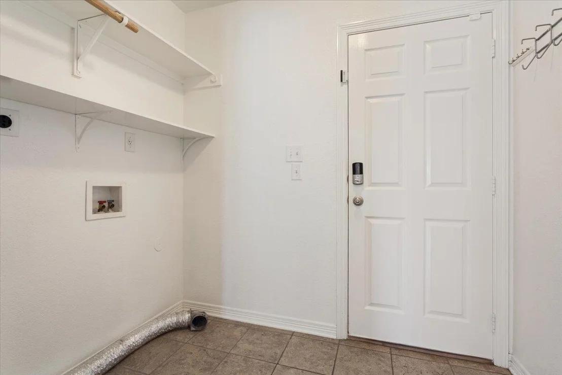 Photo of 5128 Duke DR