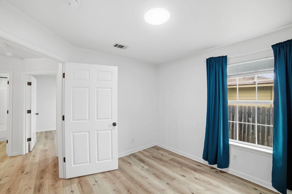 Photo of 104 S Mockingbird CIR