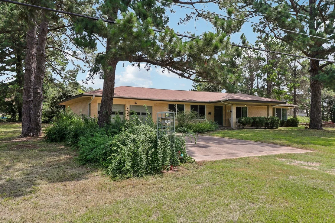 Photo of 162 Indian Oak DR