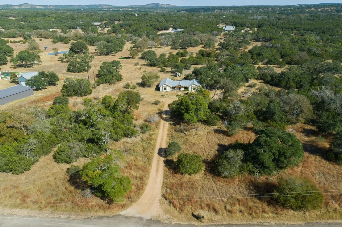 Photo of 525 River Oaks RD