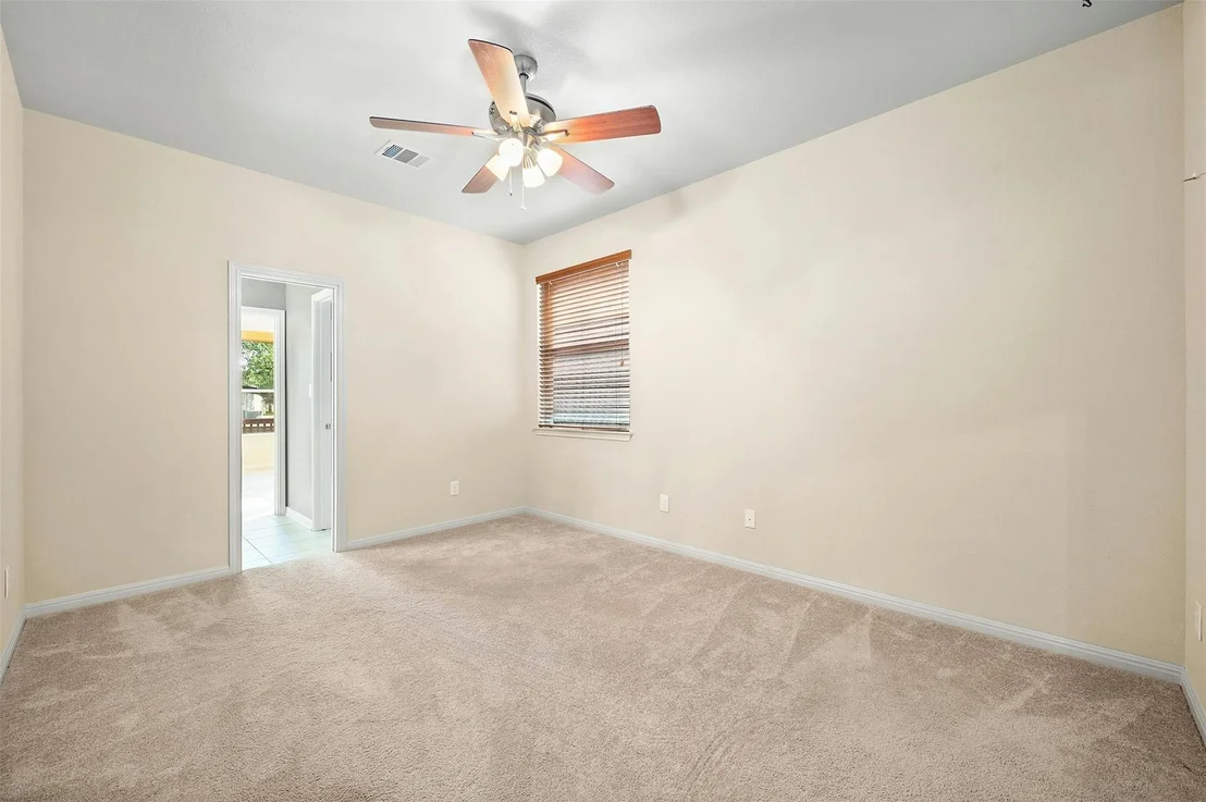 Photo of 240 Bolton DR