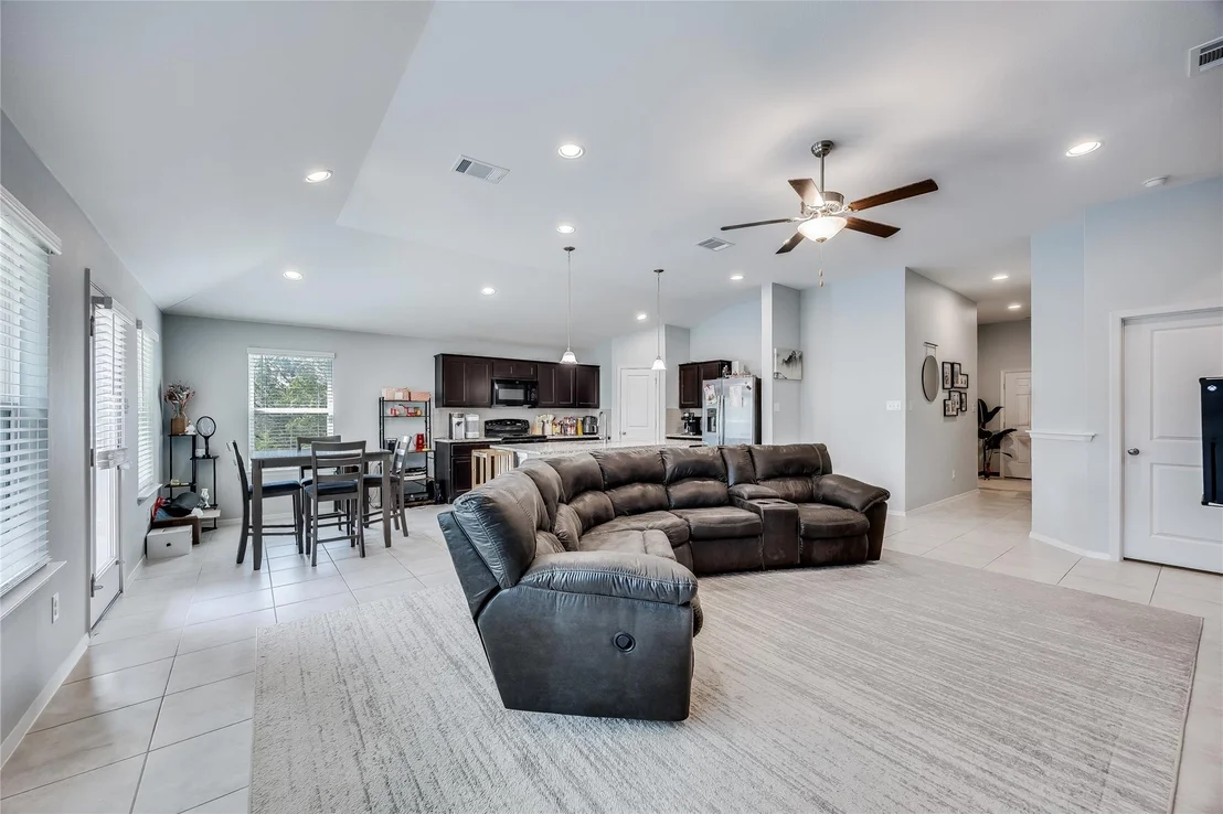Photo of 21302 Santa Rosa Ave