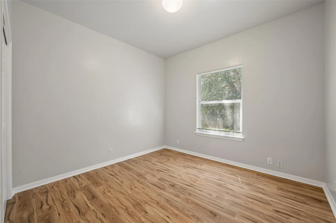 Photo of 5709 Hudson Bend RD