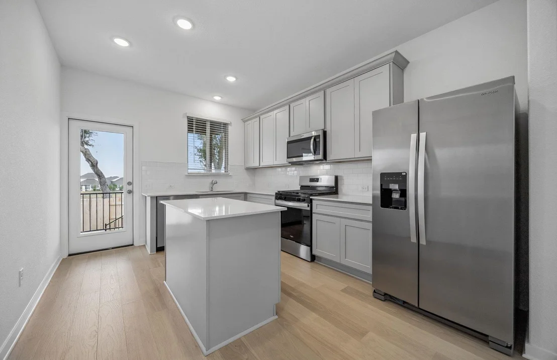 Photo of 120 Blackfoot Daisy PATH