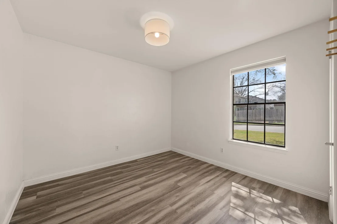 Photo of 4102 Tamarack TRL