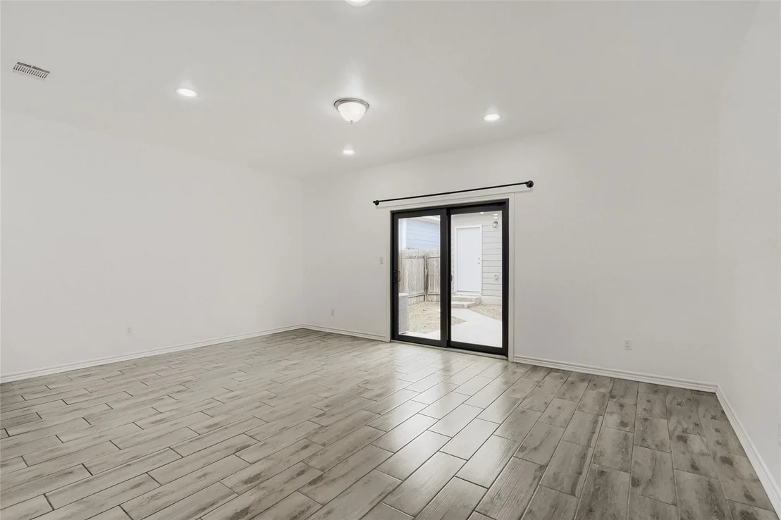Photo of 1728 Artesian Springs XING