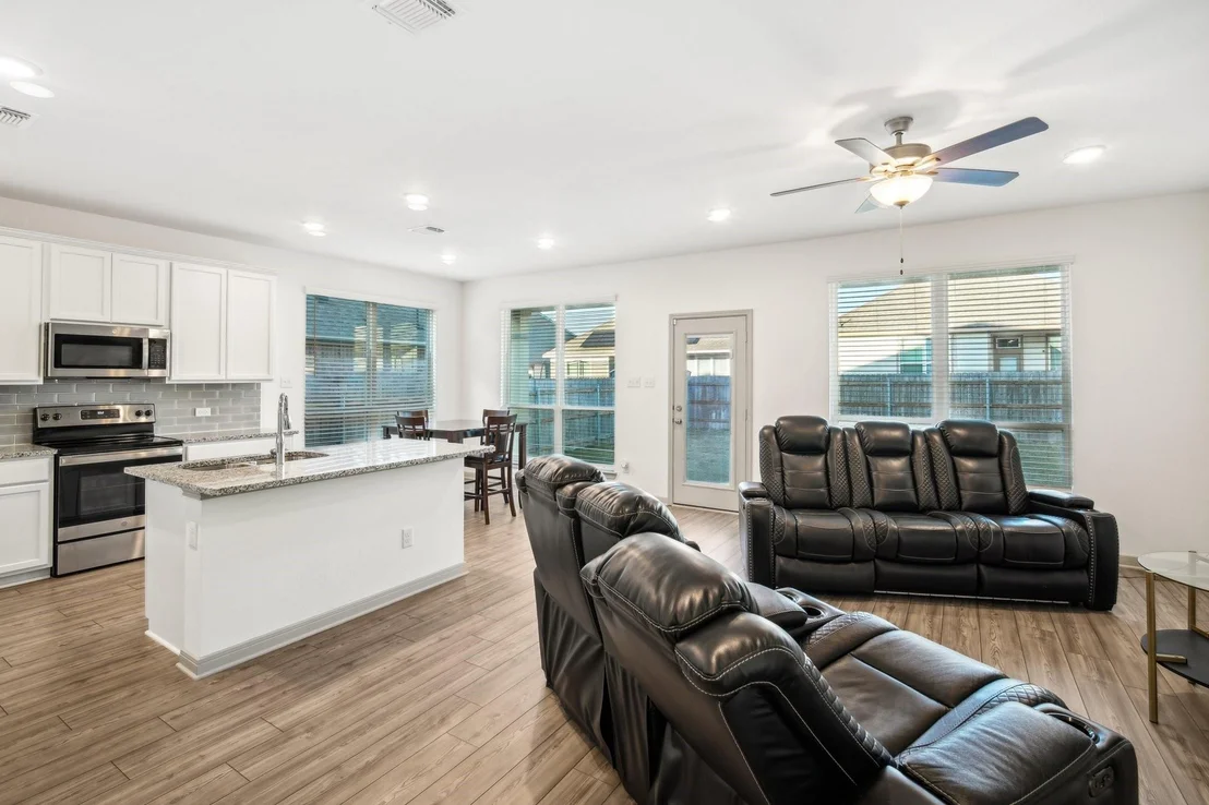 Photo of 6913 McGregor LOOP