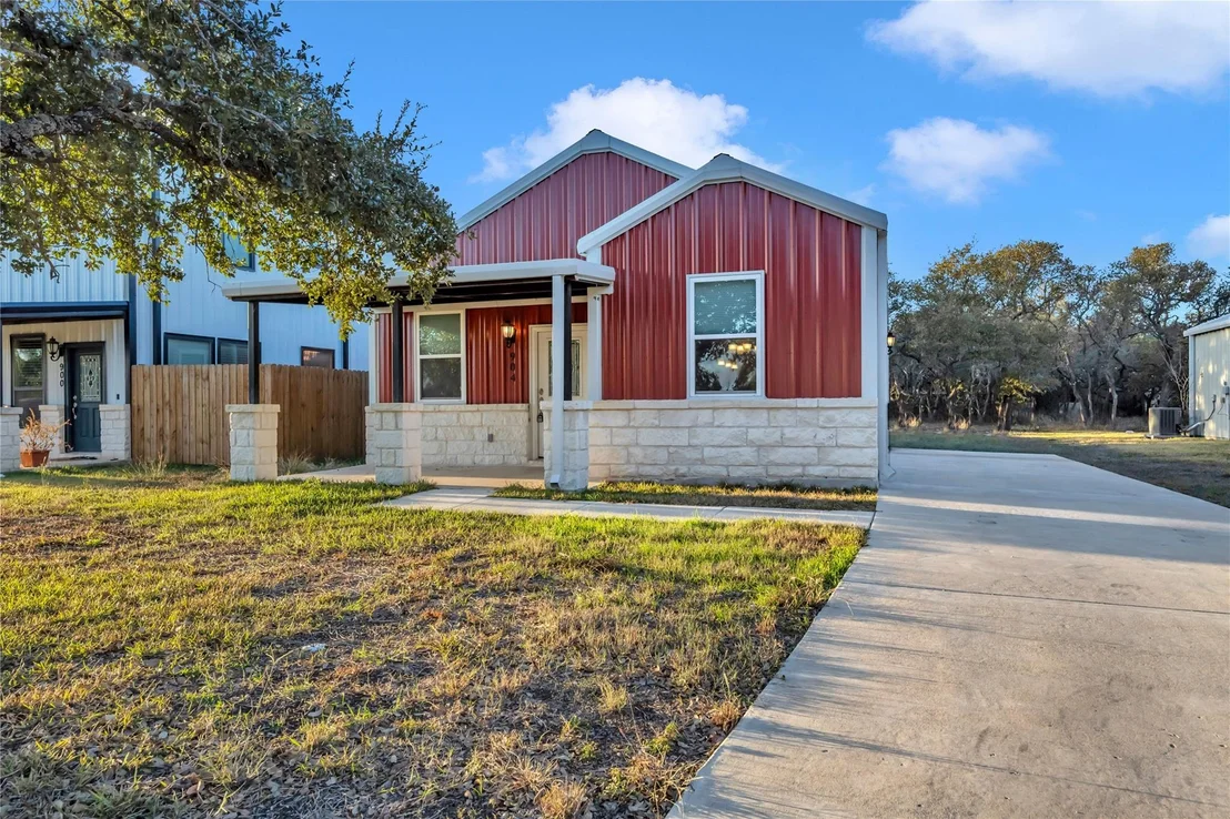 Photo of 904 Central BLVD