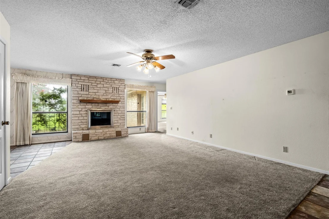 Photo of 204 E Eckhart Ave