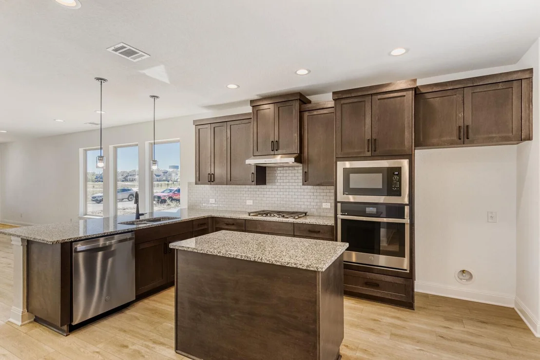 Photo of 175 International ST