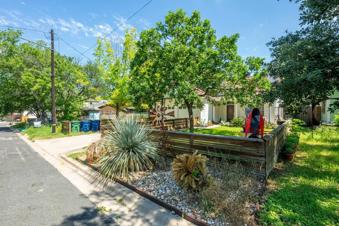 Photo of 302 Ben Howell DR