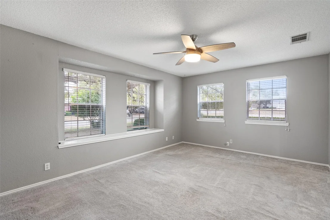 Photo of 1609 Parkwood DR