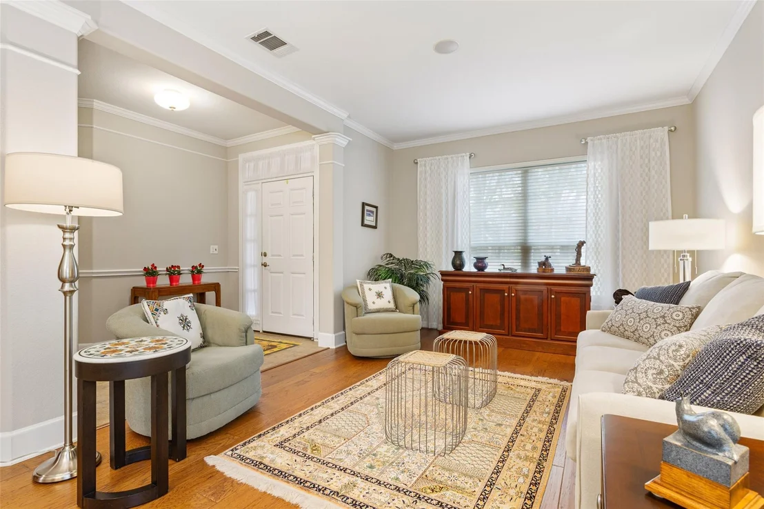 Photo of 619 Breezeway LN