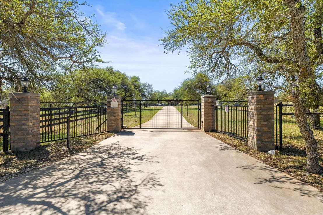 Photo of 815 Elliott Ranch RD