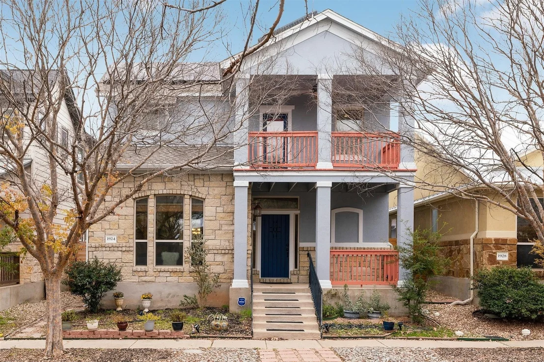 Photo of 1924 Emma Long ST