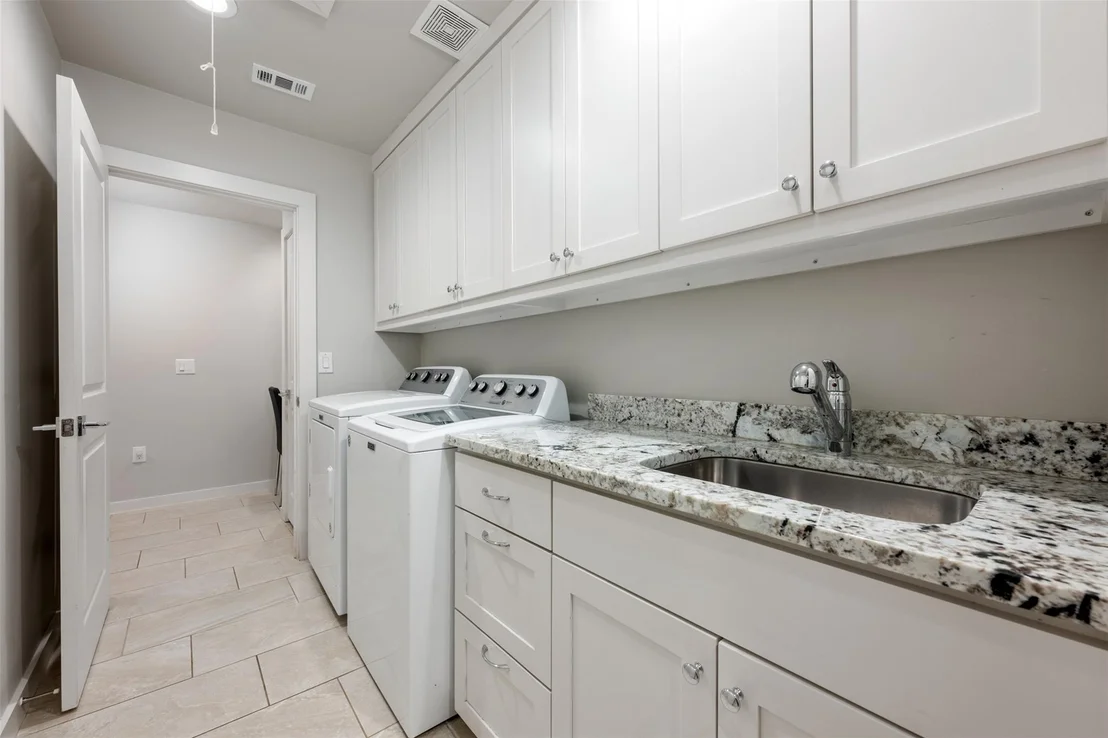 Photo of 4200 Edgemont DR