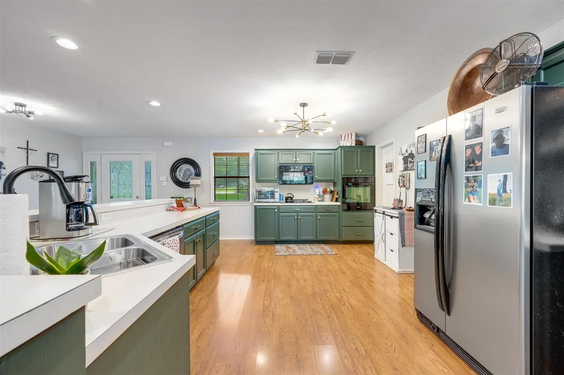 Photo of 23258 Edgewater DR