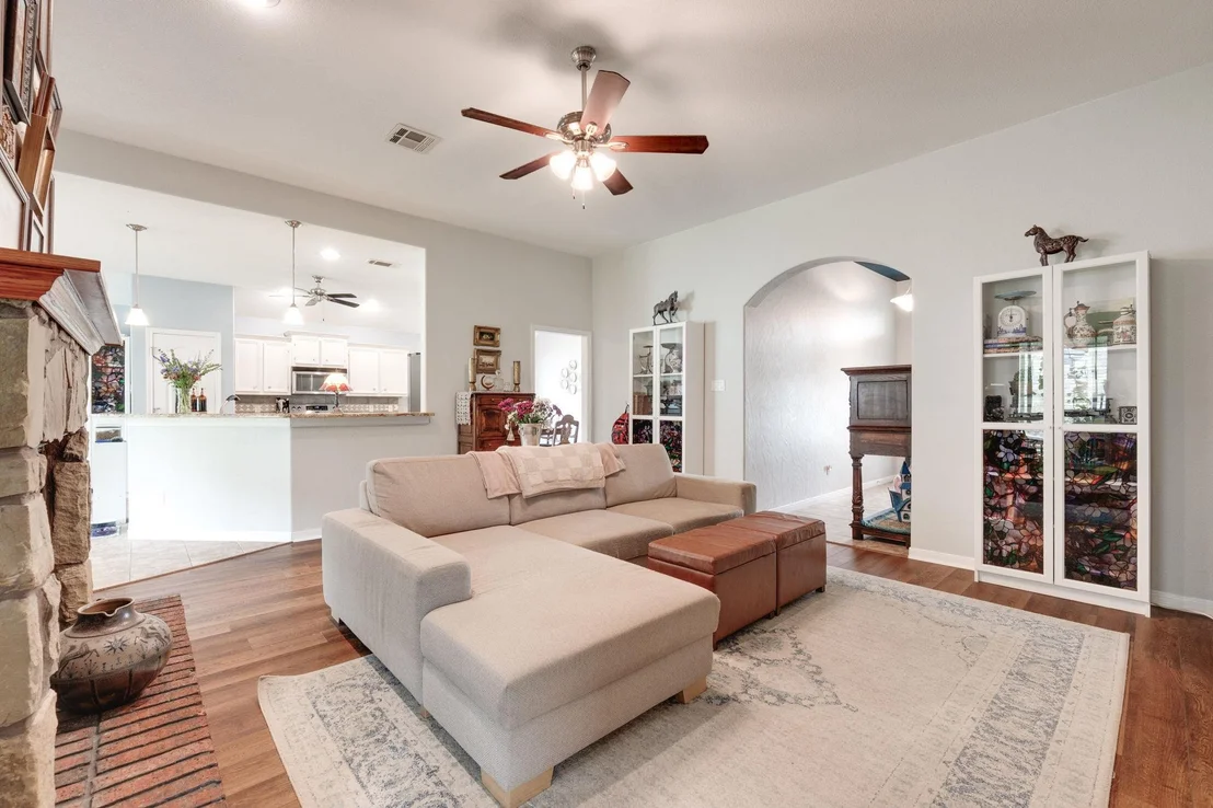Photo of 1905 Walker Place BLVD