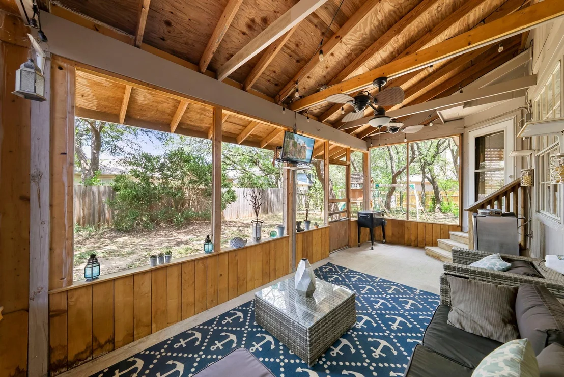 Photo of 2028 Desco DR