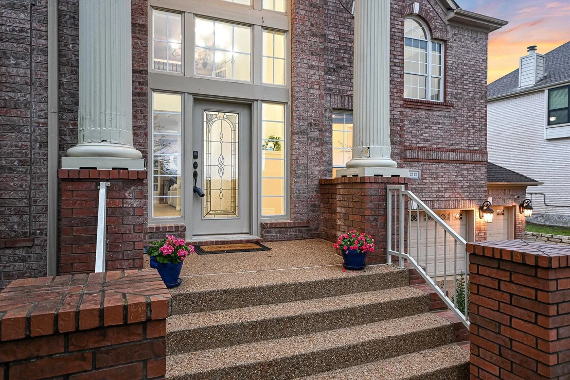Photo of 2112 Cliffs Edge DR