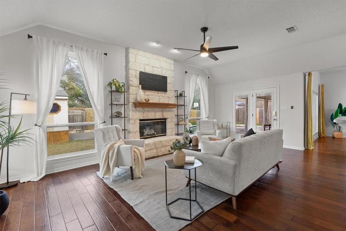 Photo of 1014 Hackberry DR