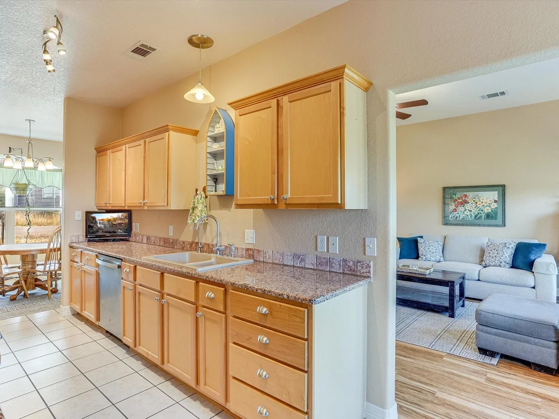 Photo of 154 W Pine DR