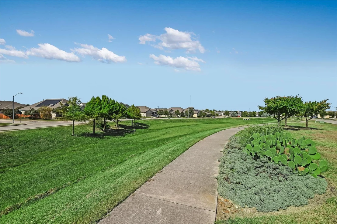 Photo of 416 Cherokee Rose CIR