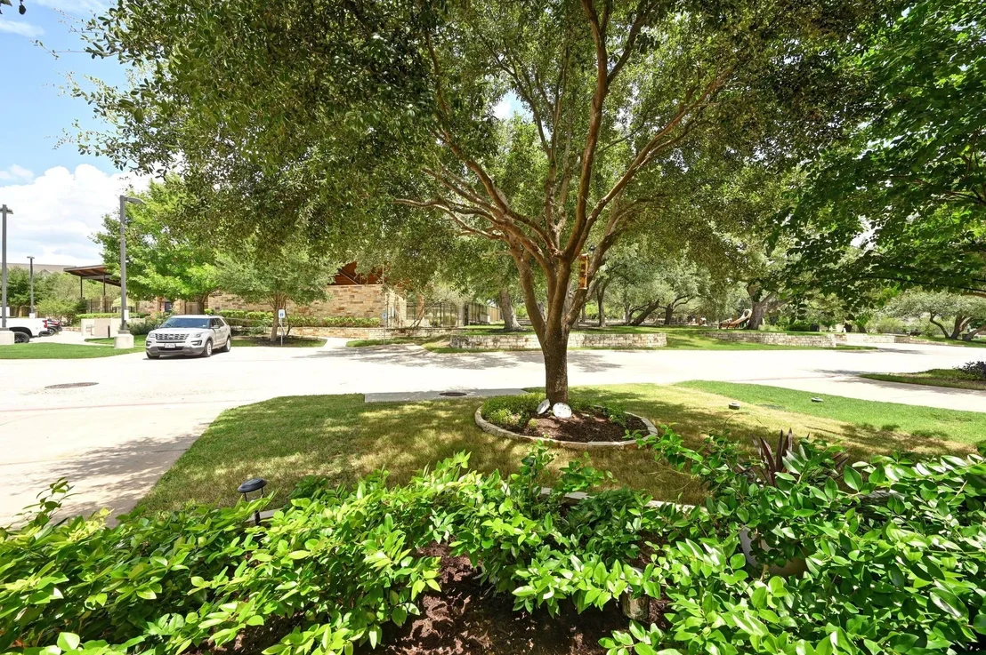 Photo of 903 Allende BND