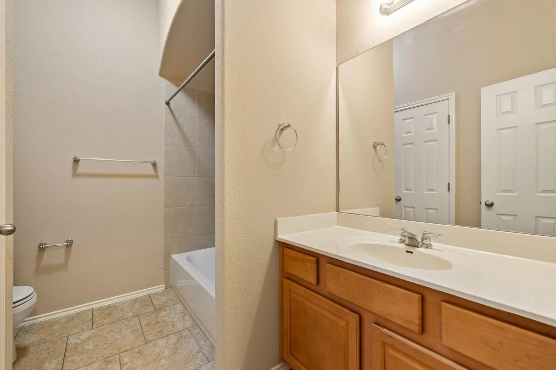 Photo of 536 Peregrine WAY