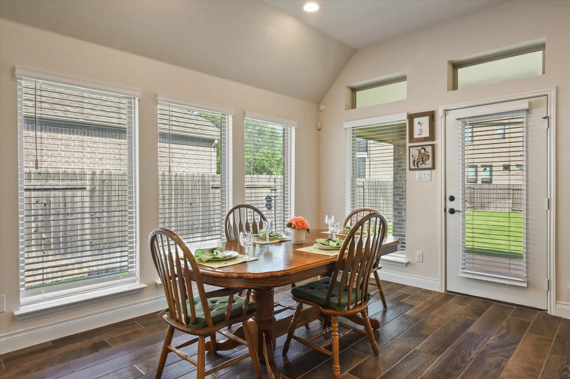 Photo of 813 Cedar Lake BLVD