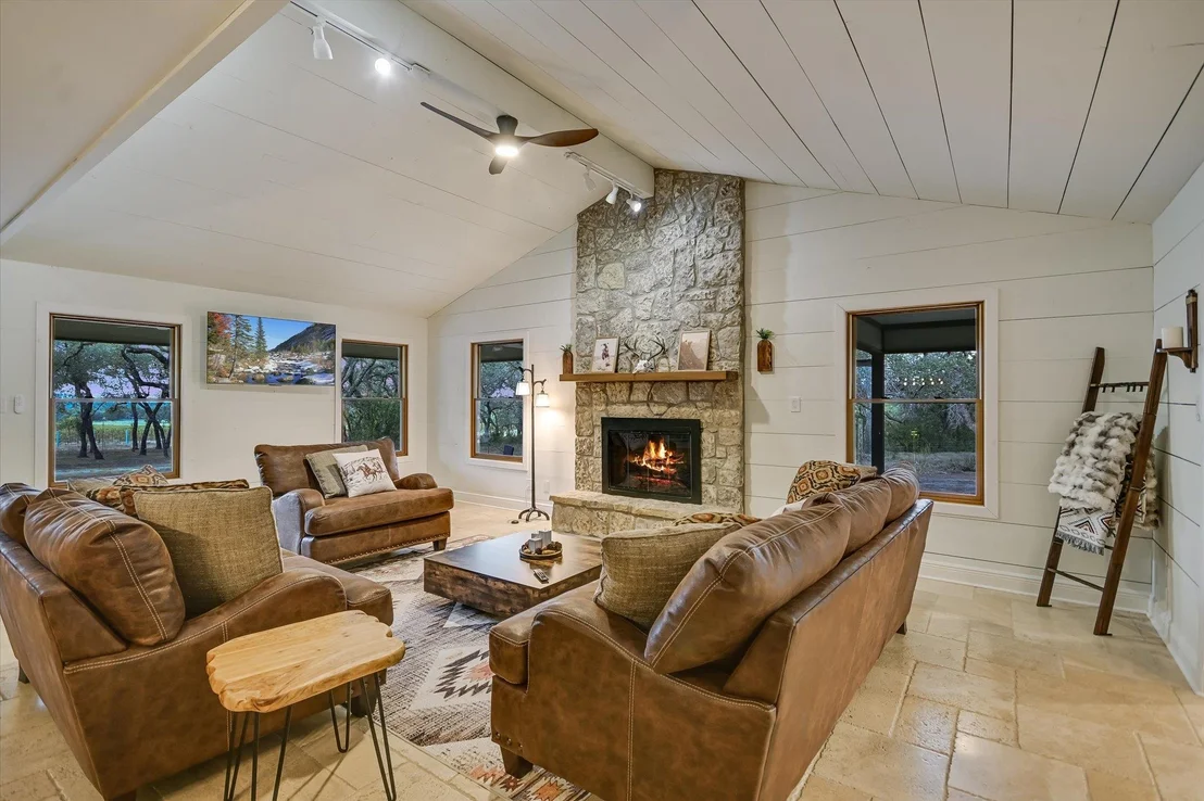 Photo of 878 Ranch Road 2766