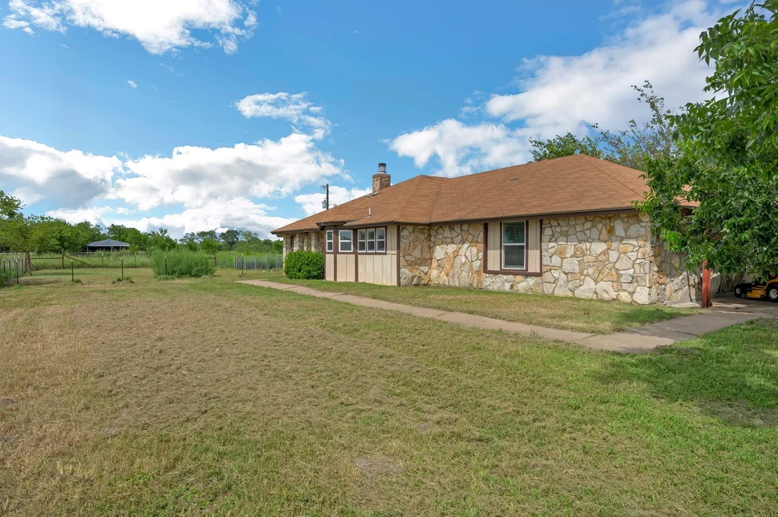 Photo of 16885 State Highway 317