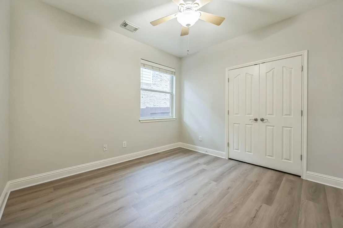 Photo of 112 McBride LN
