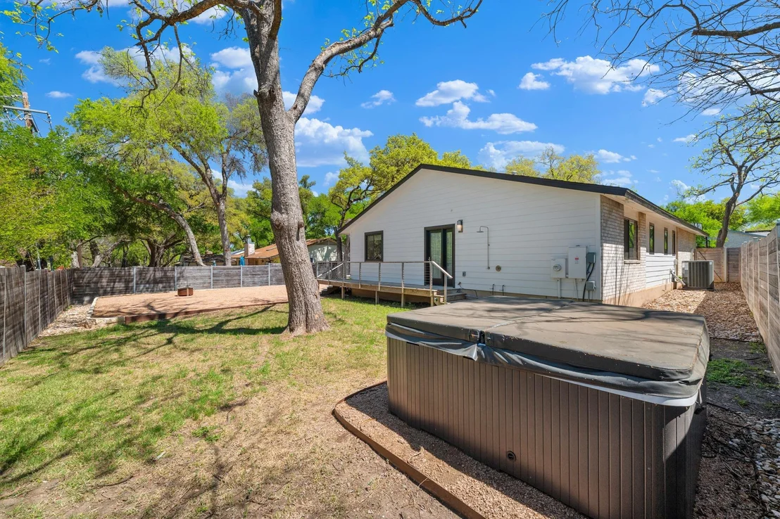 Photo of 7504 Whispering Oaks DR