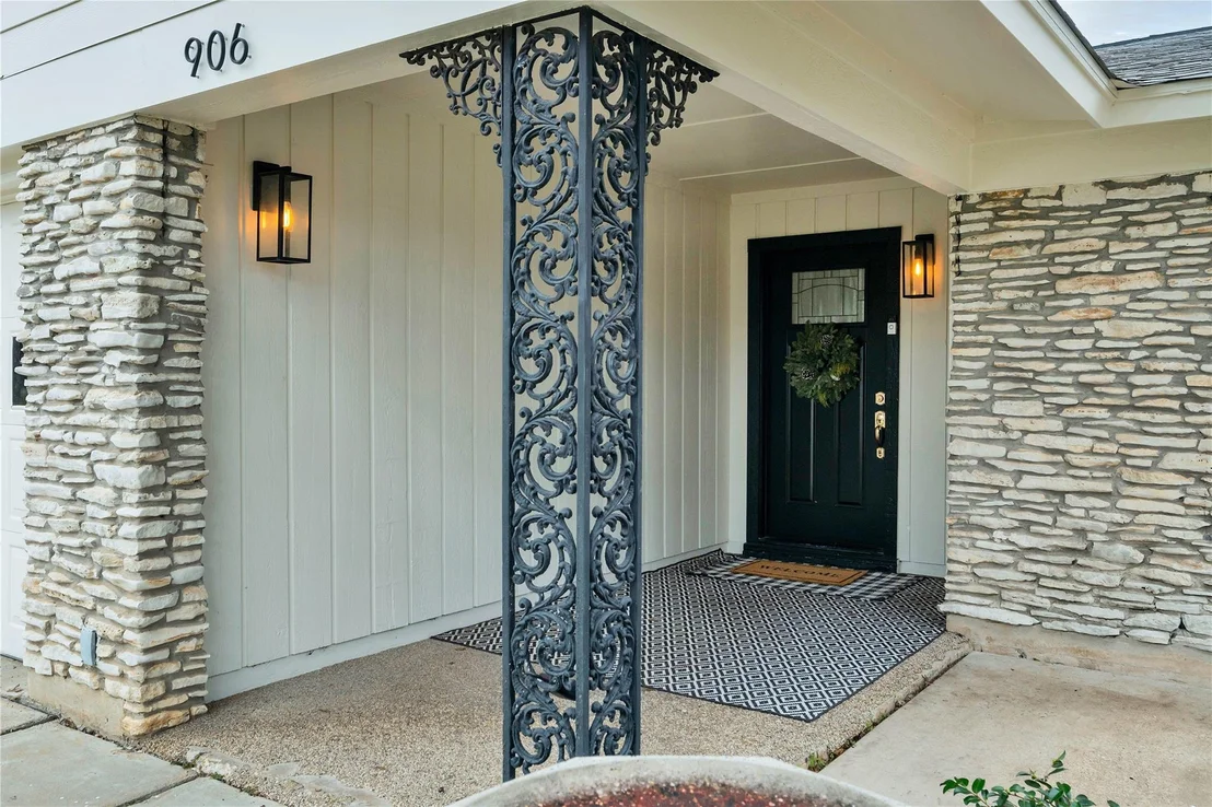 Photo of 906 Rocky Spring RD