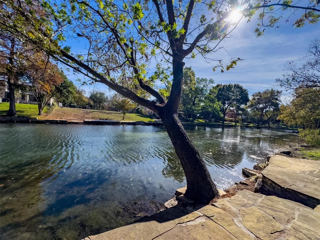Photo of 476 Lakeview BLVD