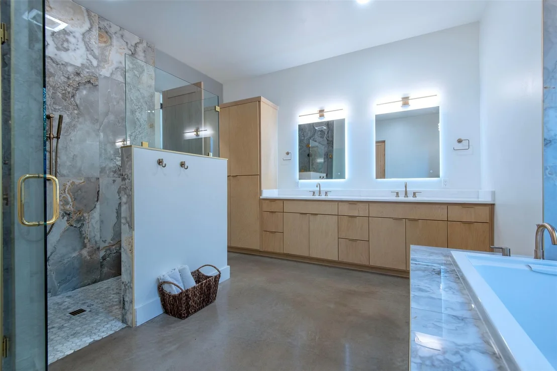 Photo of 247 Peninsula DR
