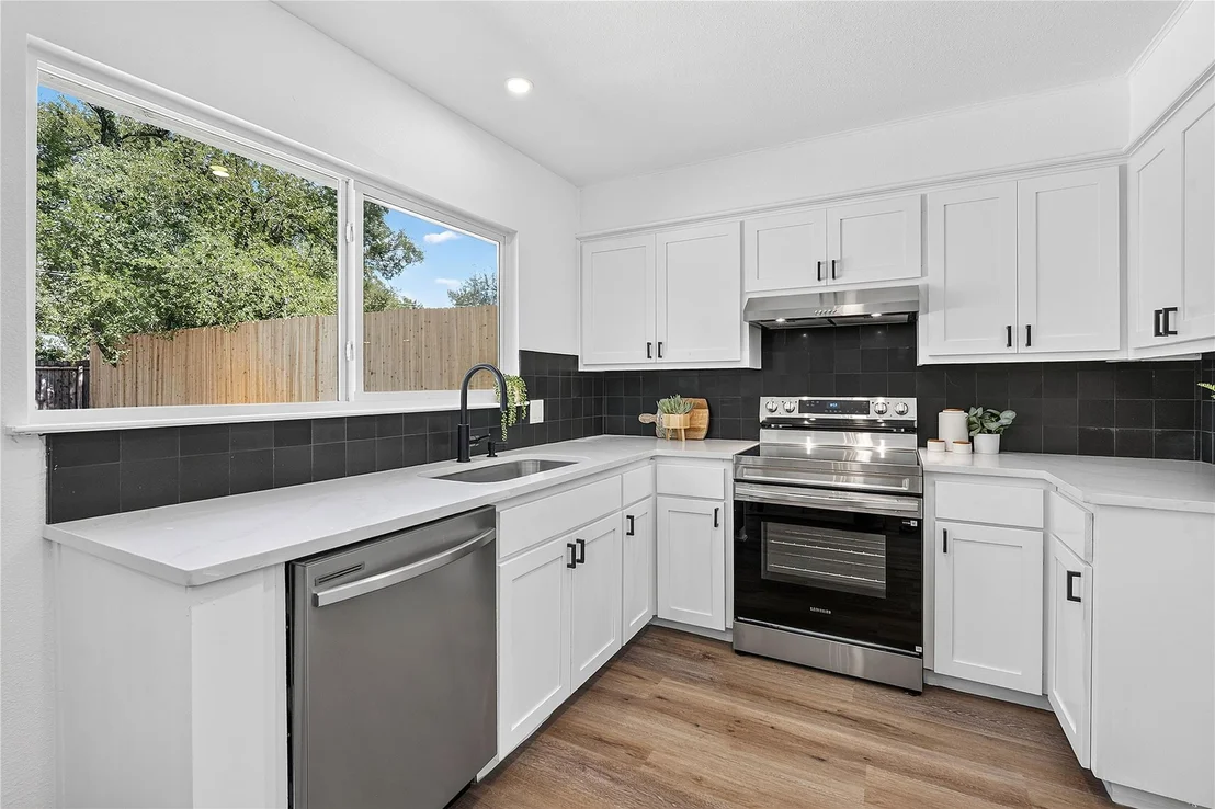 Photo of 12505 Parkland DR