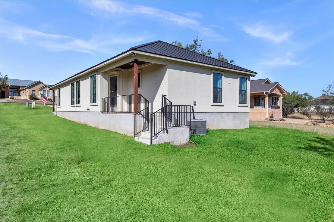 Photo of 3205 Douglas DR