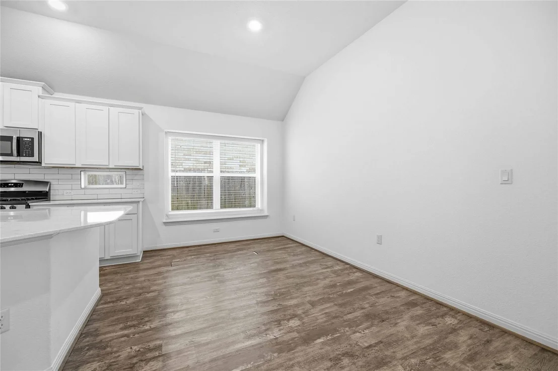Photo of 707 Allende BND