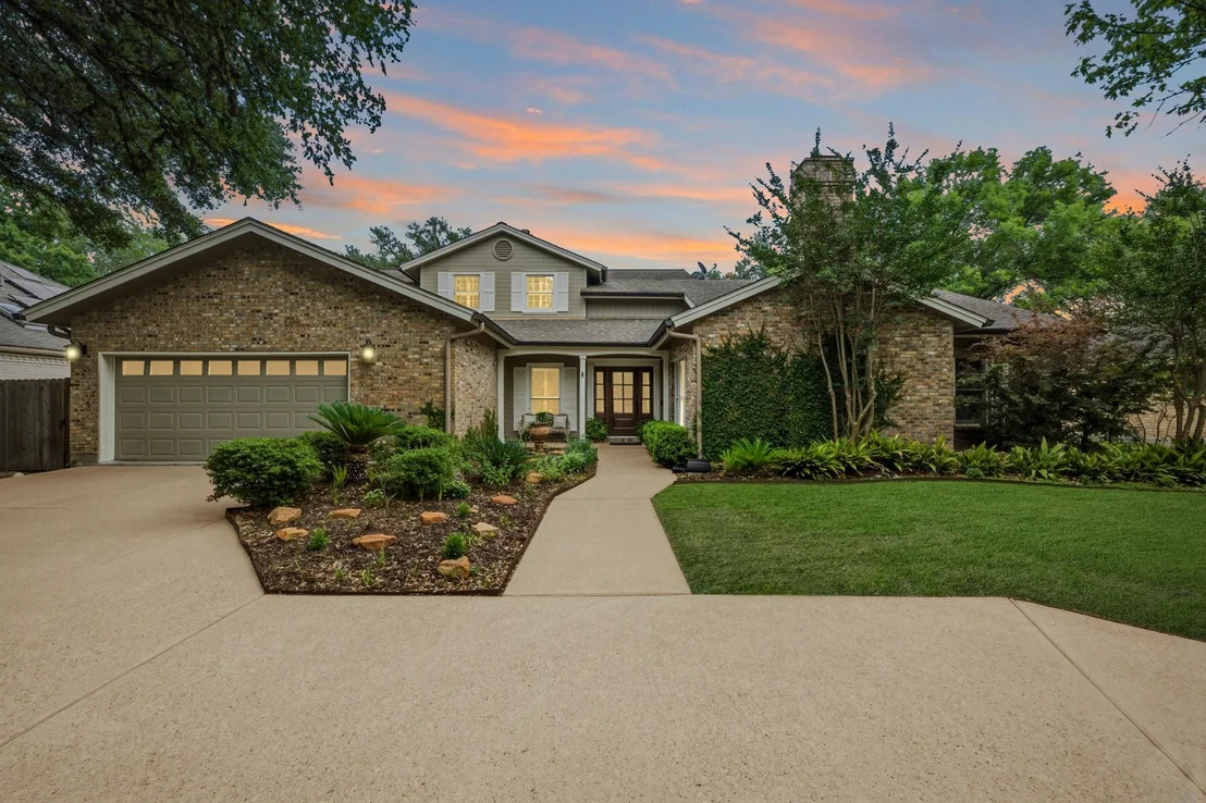 Photo of 10401 Pinehurst DR