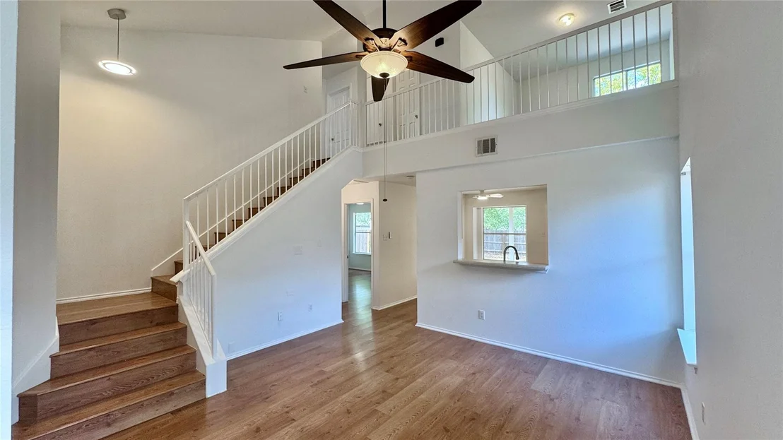 Photo of 1402 Molson Lake DR